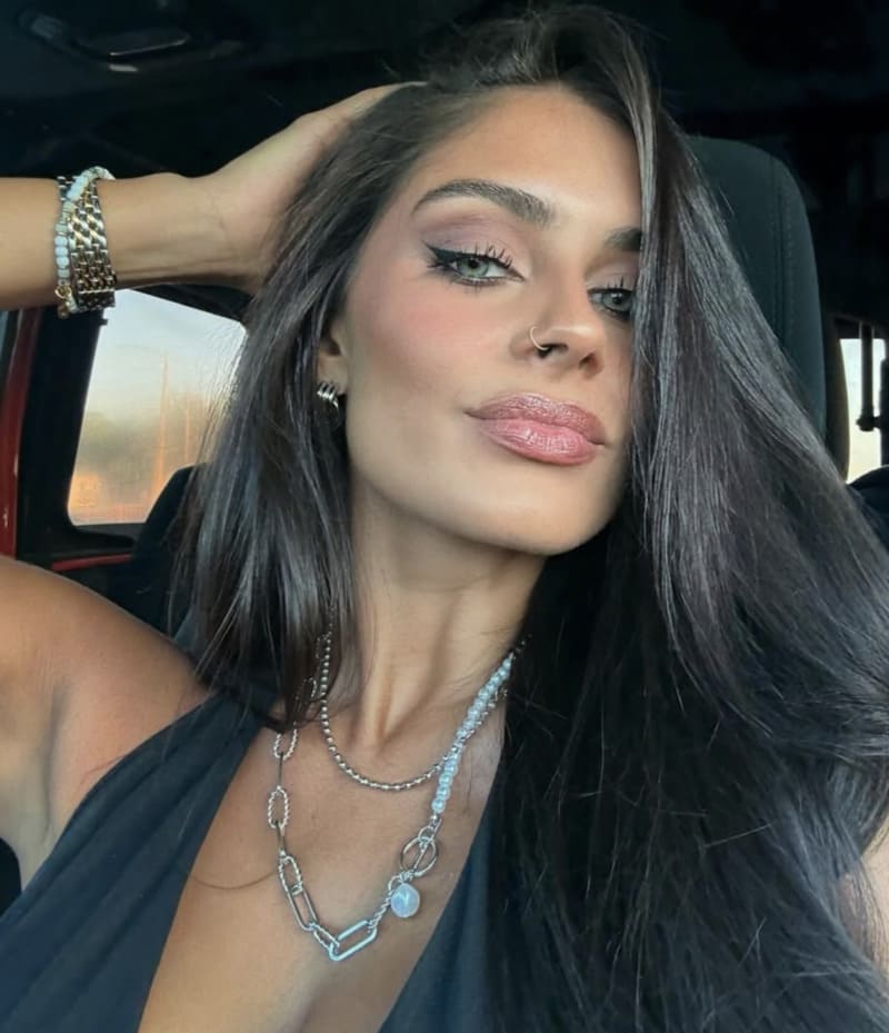 Courtney maakt selfie