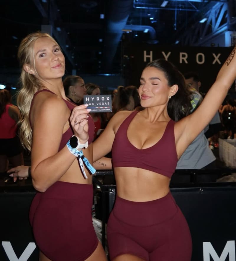 Tori in sexy rode outfit