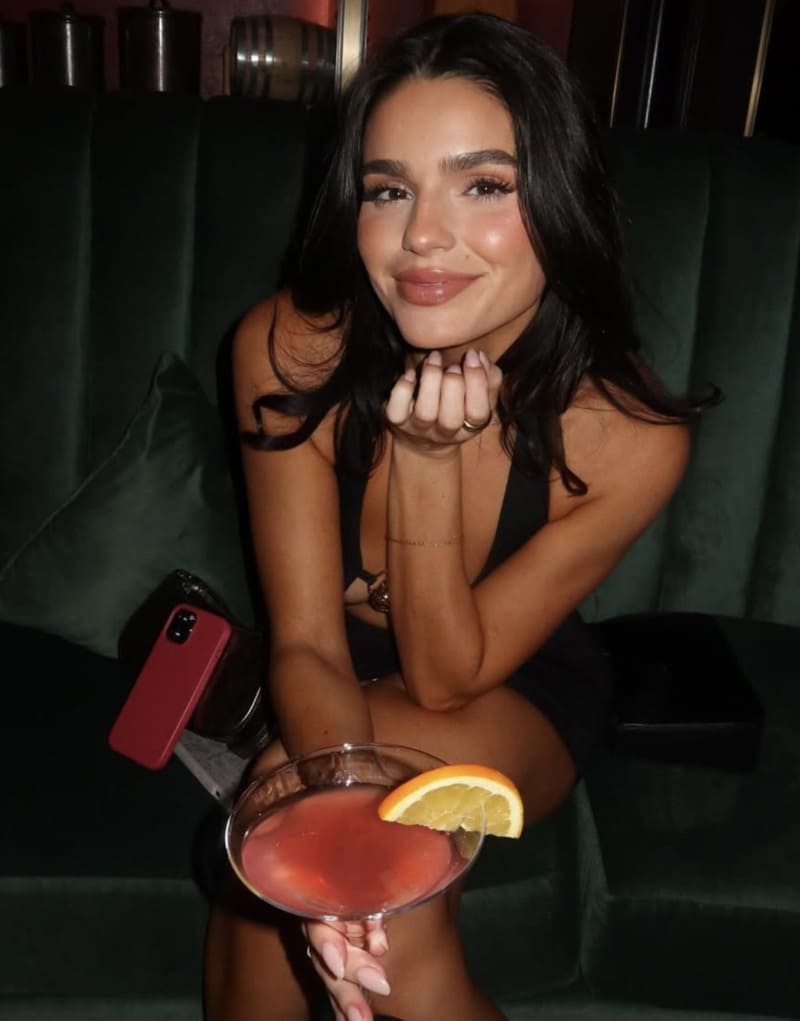 Babe in mini outfit
