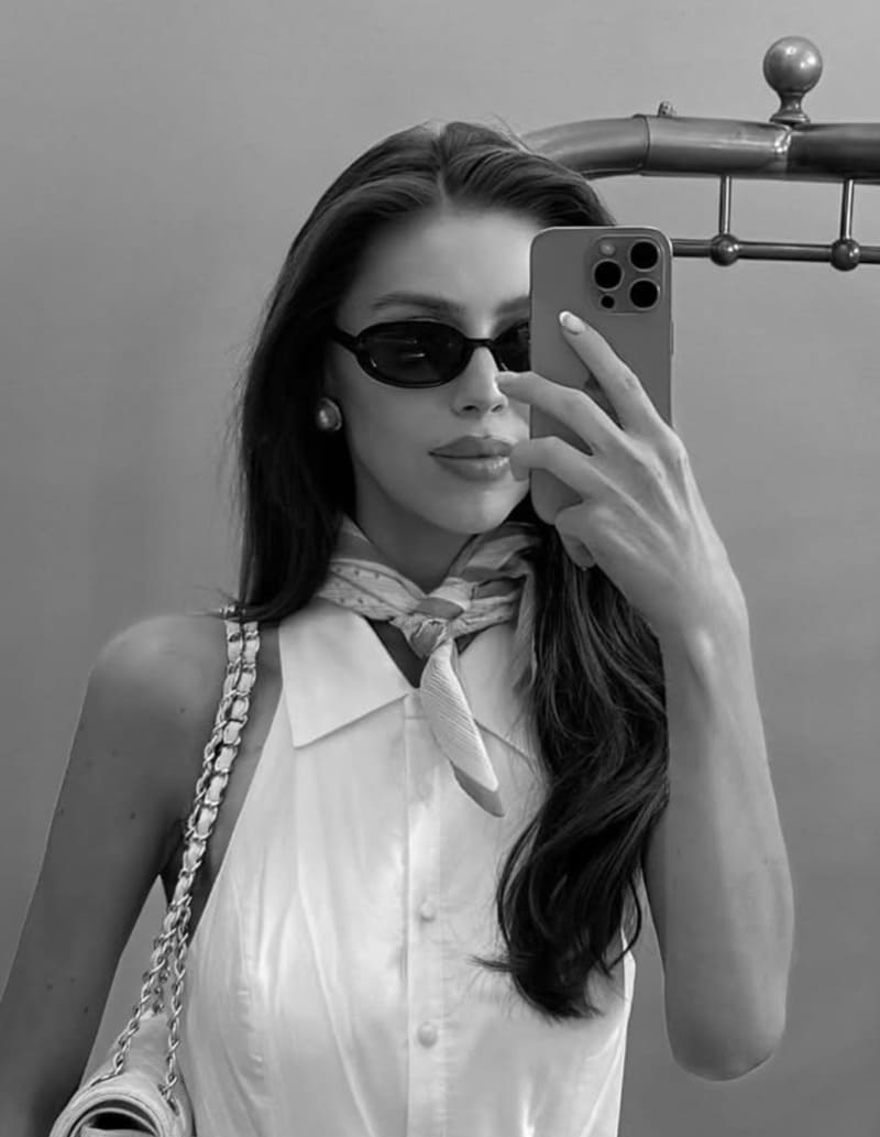 Babe in stijlvolle outfit