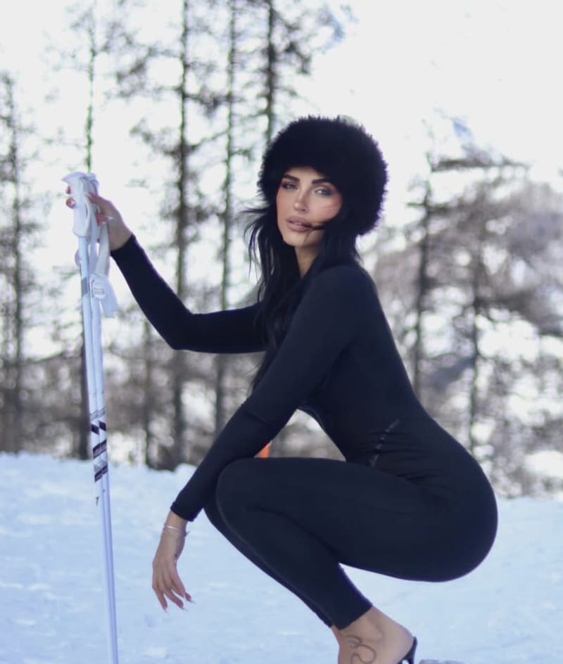 Carlotta buiten in sneeuw