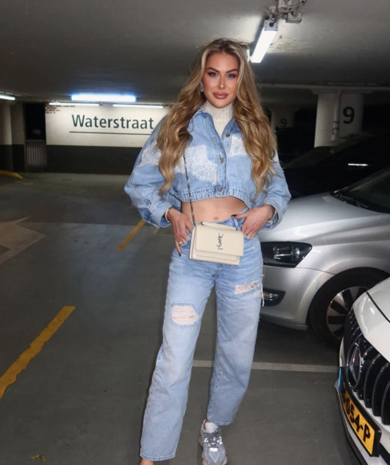 Michelle in jeans
