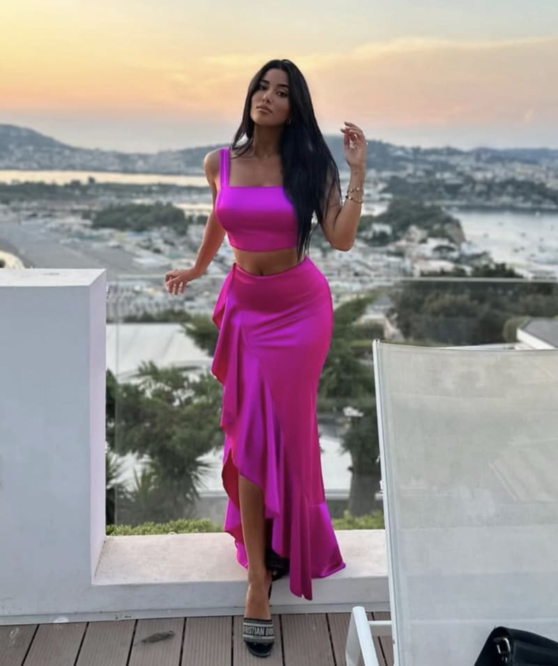 Cecillia in sexy roze jurk