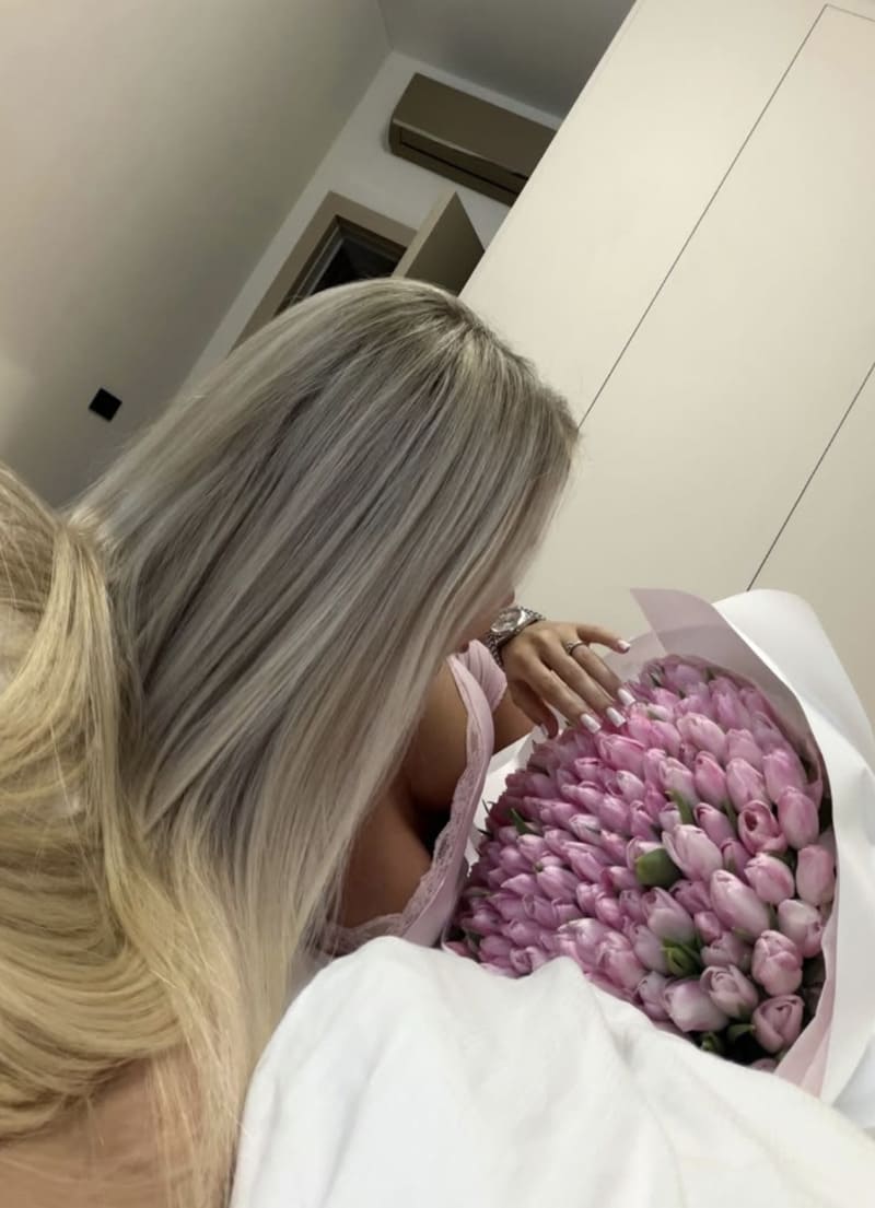 Natali in mini outfit