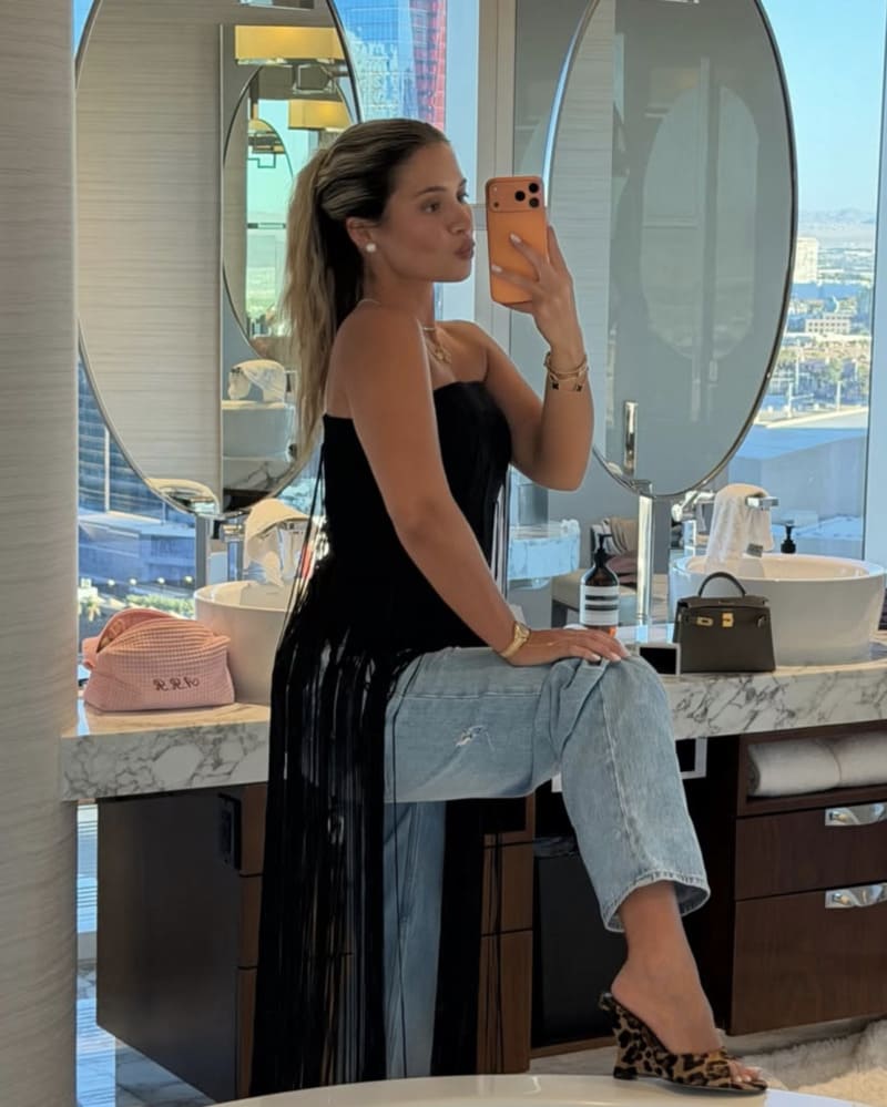 Amara in sexy outfit in hotel