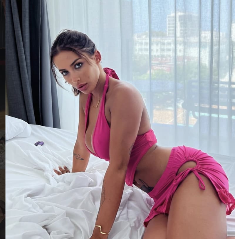 Chloe in mini sexy outfit