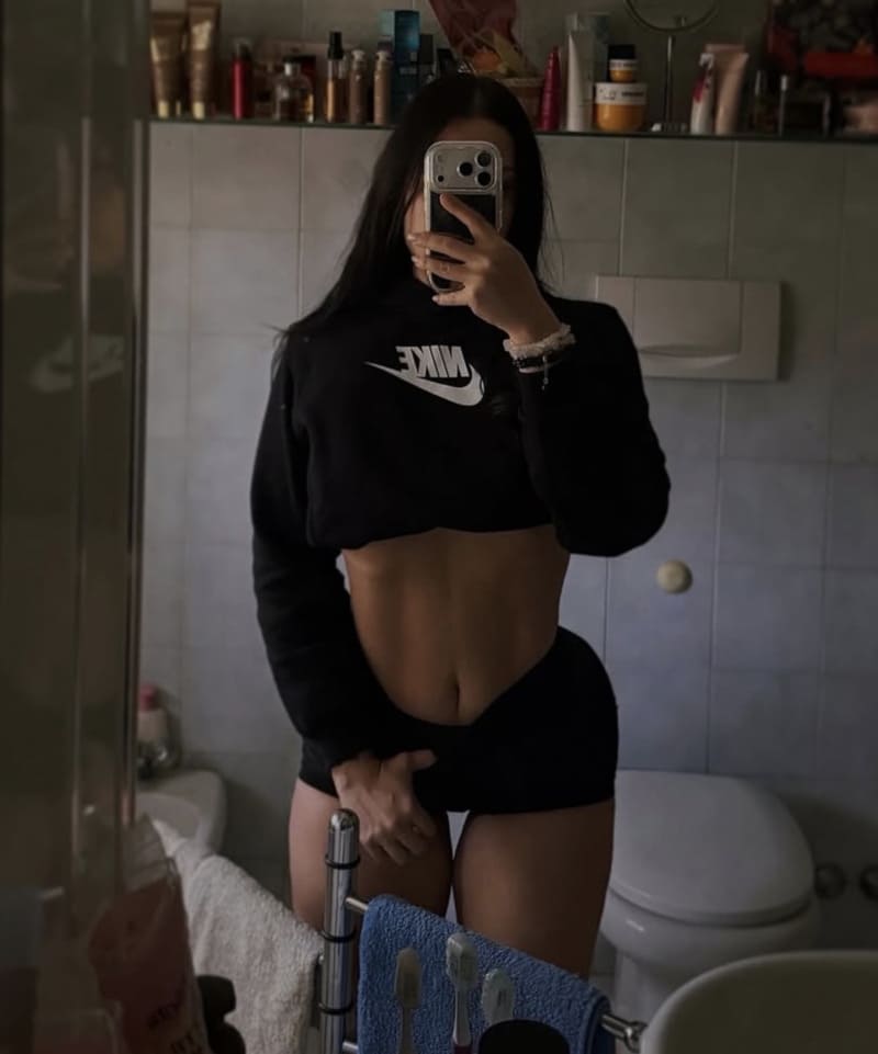 Babe in fit topje