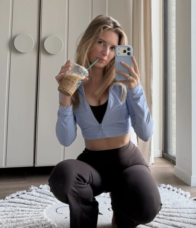 Babe in blauw topje