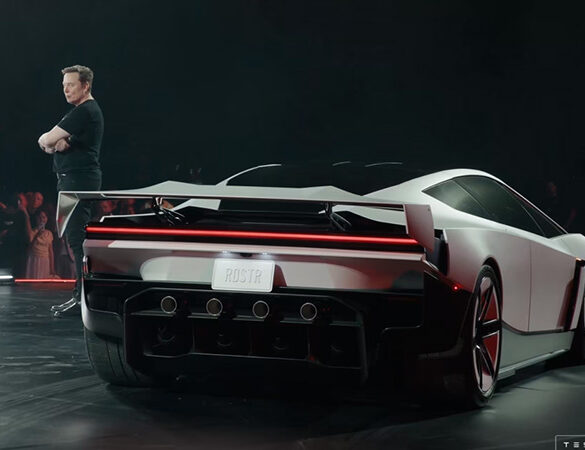 Vliegende Tesla Roadster onthuld door Elon Musk, met de Rocket-versie, SpaceX-thrusters, reserveringsprijs en productie in 2028